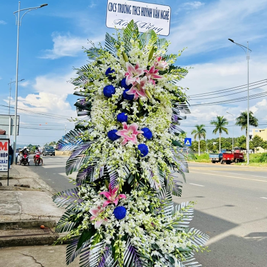 Kệ Hoa Chia Buồn - Hoa Tươi TN0221