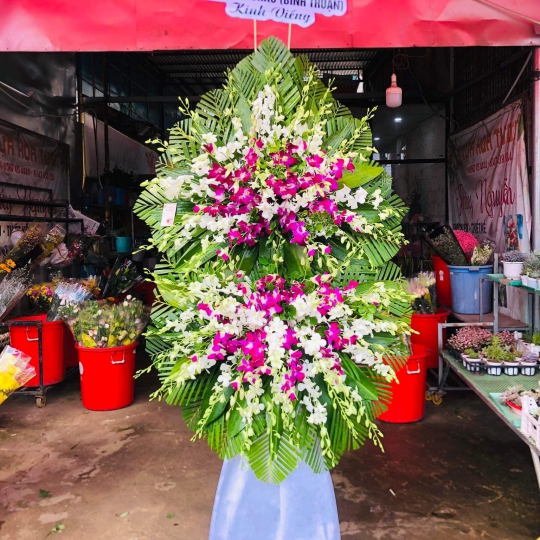 Kệ Hoa Chia Buồn - Hoa Tươi Thúy Nguyễn S22