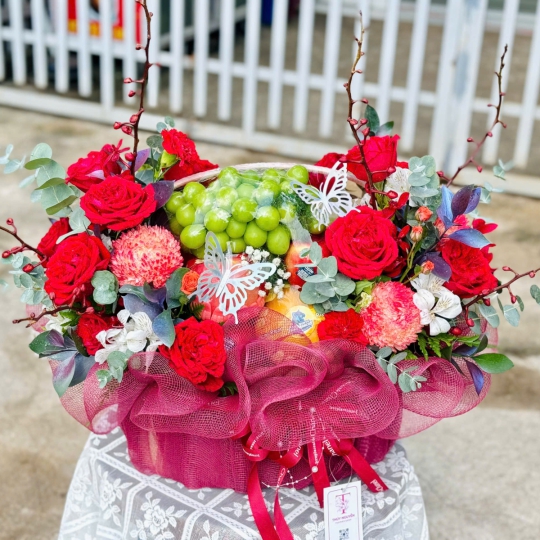 Giỏ Trái Cây & Hoa Tươi Chúc Mừng TN086